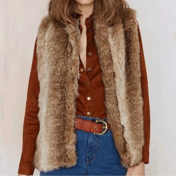 Honey Punch faux fur vest - Picture 2 of 14